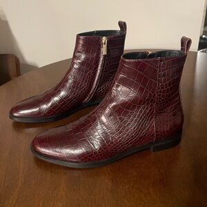 Club Monaco Women's Trycia Flat Boots size EU
38.5 US 8.5